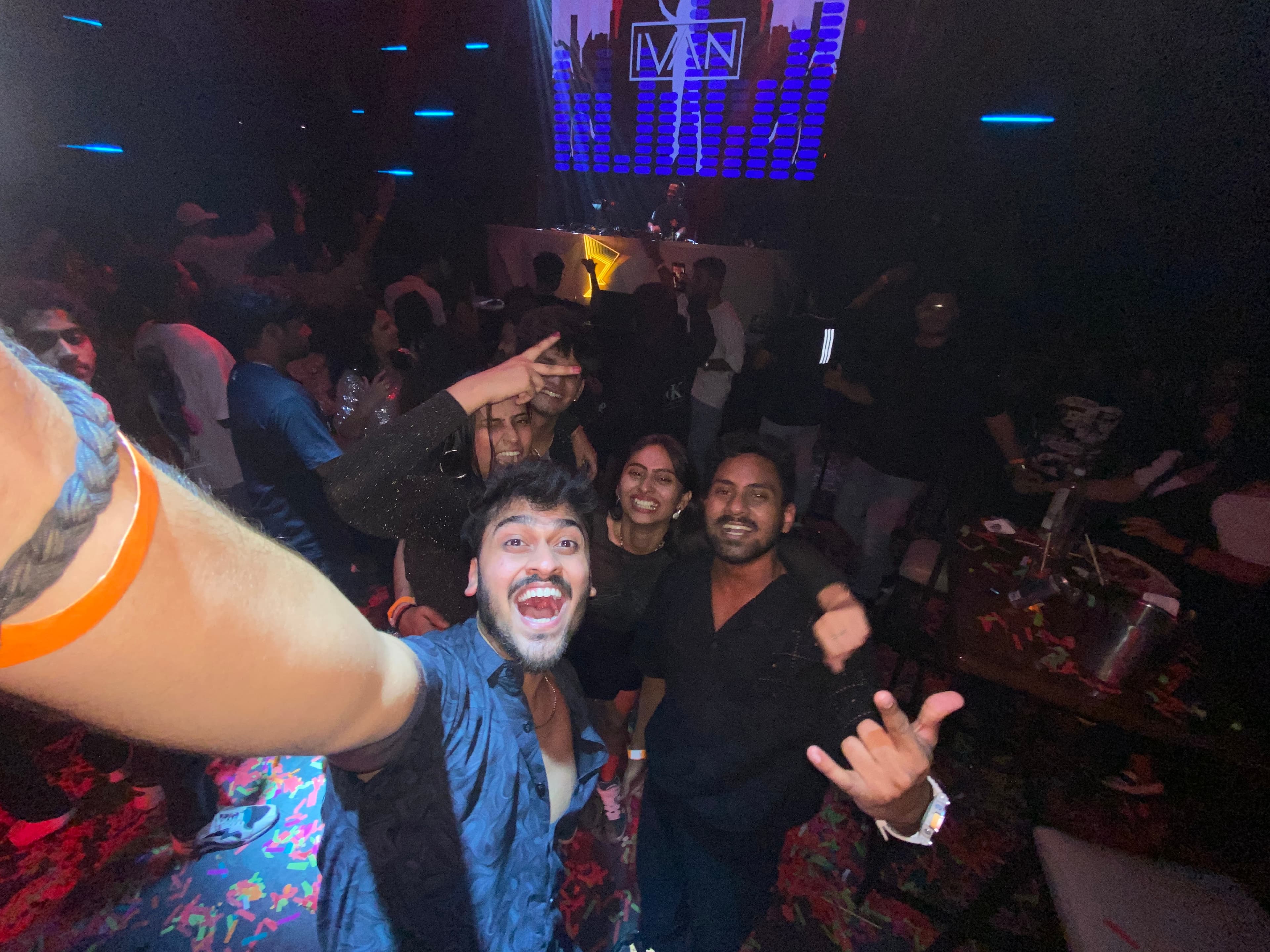 need clubbing friends badly